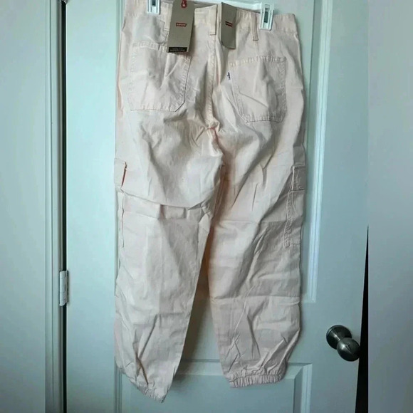 NWT Levi’s High-waisted Cargo Pants in pastel orange | size 31 - Picture 9 of 11